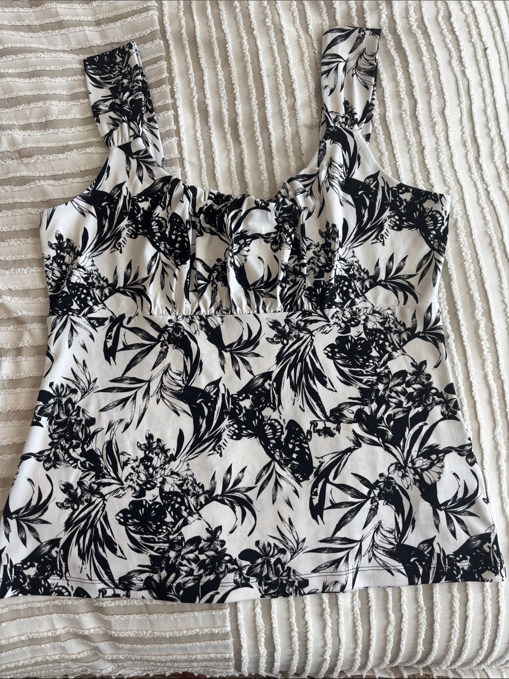 White House Black Market Tank Size Medium